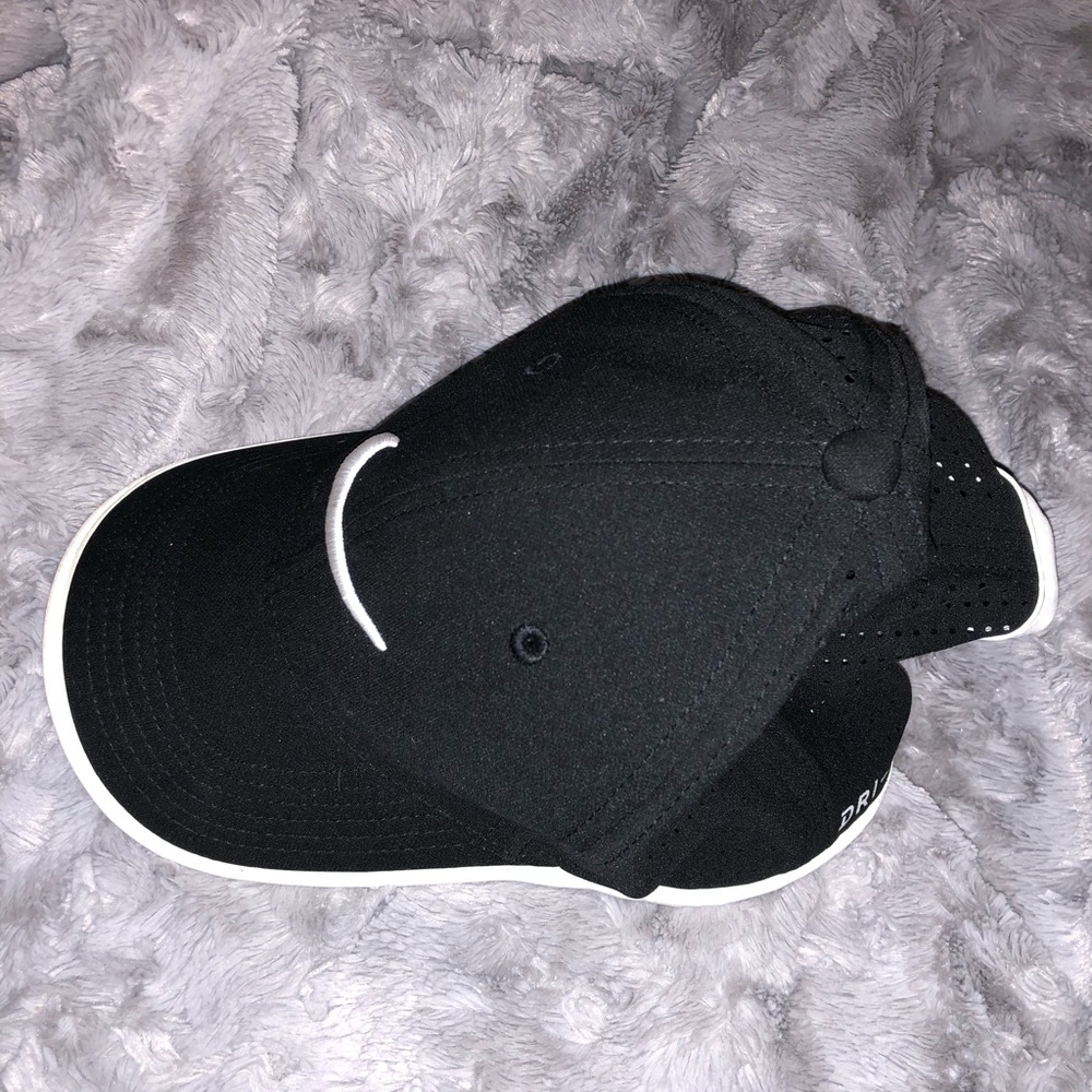 Nike Hat - Picture 2 of 6